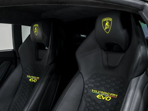 Used 2022 Lamborghini Huracan EVO AWD/4WD image 19