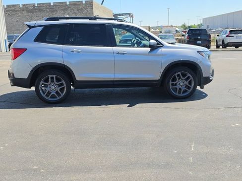 Used 2023 Honda Passport EX-L image 10