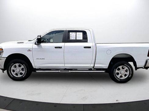 Used 2025 RAM 2500 Big Horn AWD/4WD image 5