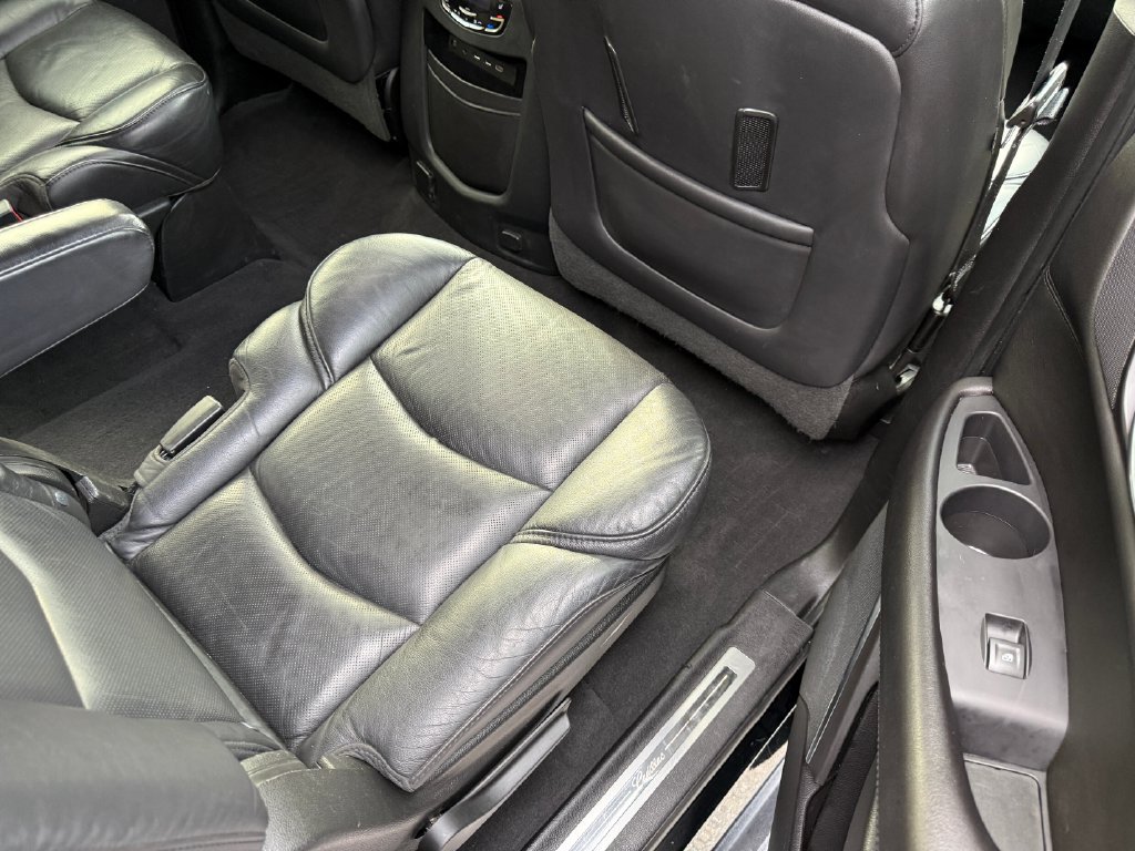 Used 2019 Cadillac Escalade ESV Luxury AWD/4WD image 43