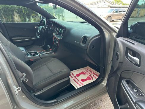Used 2019 Dodge Charger SXT image 13