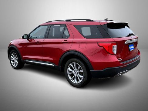 Used 2022 Ford Explorer XLT w/ Equipment Group 202A image 7