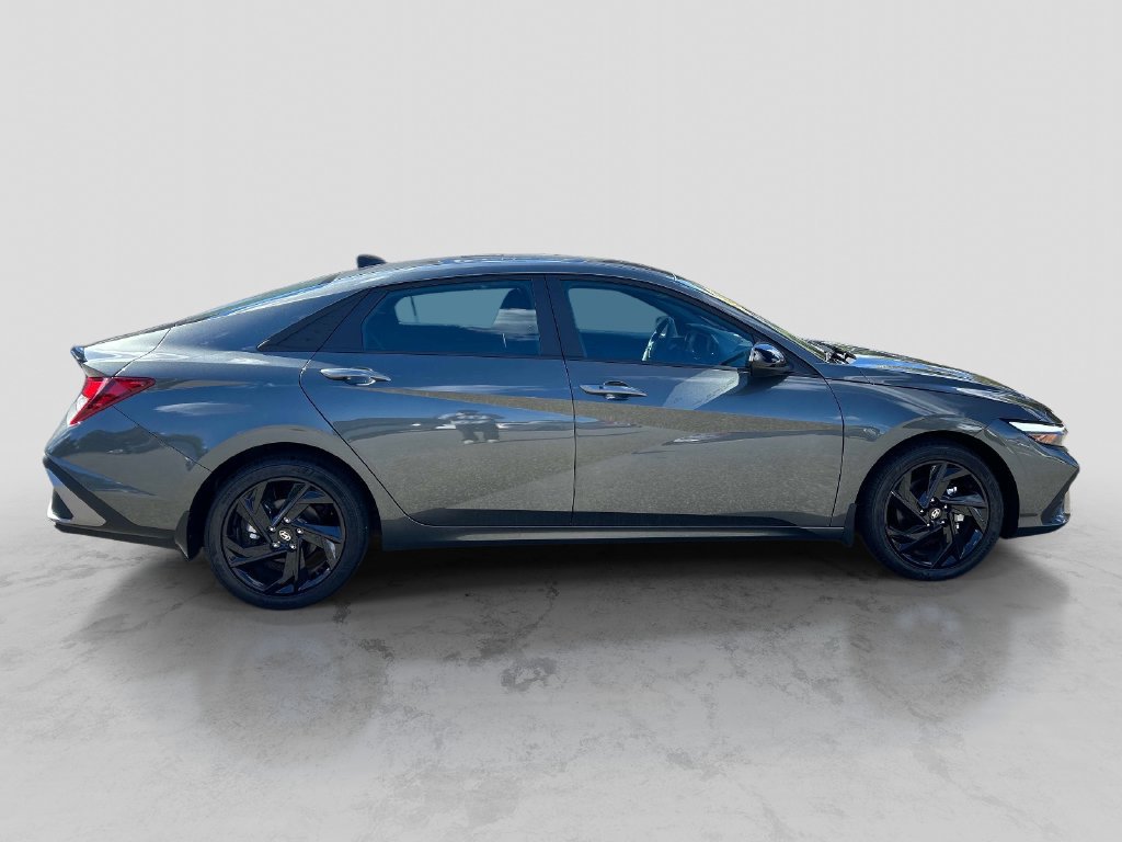 Used 2026 Hyundai Elantra Sport FWD image 6