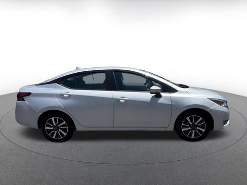 Used 2025 Nissan Versa SV FWD image 16