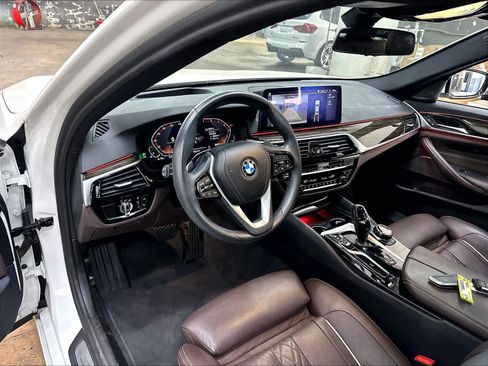 Used 2023 BMW 530i w/ Executive Package RWD image 16