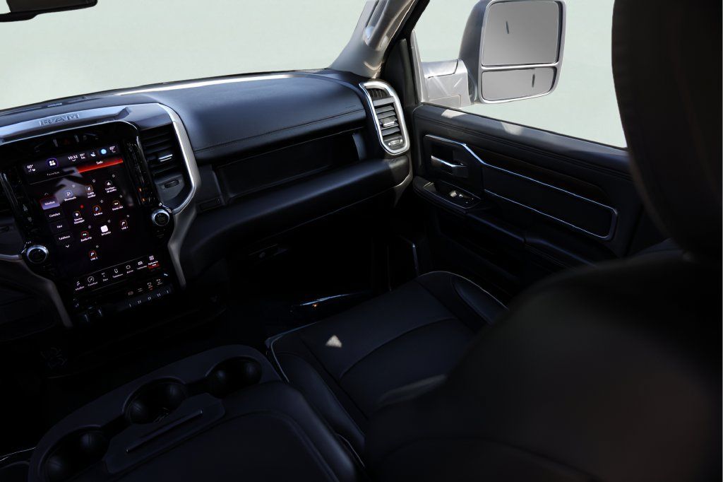Used 2024 RAM 2500 Laramie AWD/4WD image 31