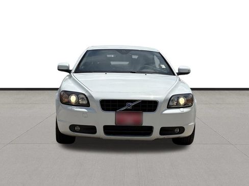 Used 2010 Volvo C70 T5 FWD image 2