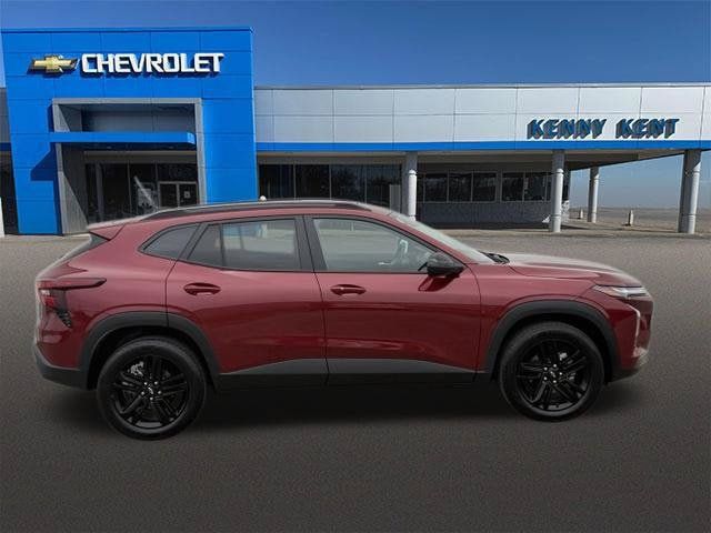Used 2024 Chevrolet Trax ACTIV w/ Sunroof Package FWD image 3