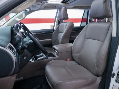 Used 2023 Lexus GX 460 Luxury w/ Sport Design Package image 10