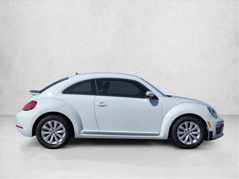 Used 2019 Volkswagen Beetle S image 4