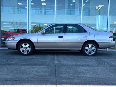 Used 1999 Toyota Camry CE FWD image 6