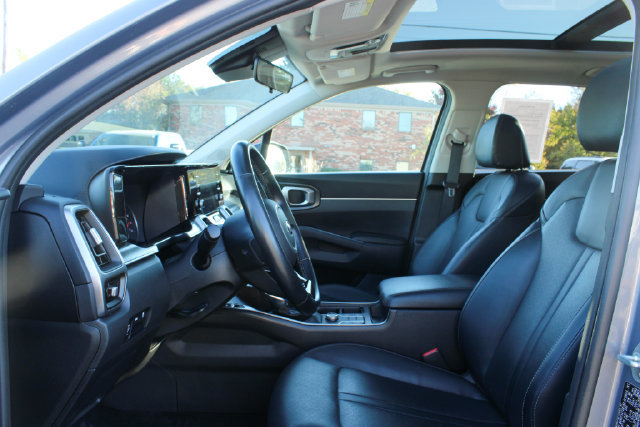Used 2021 Kia Sorento S w/ Panoramic Sunroof Package AWD/4WD image 12