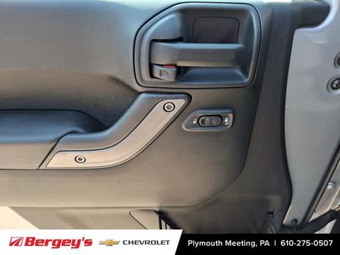 Used 2018 Jeep Wrangler Unlimited Sport S AWD/4WD image 15
