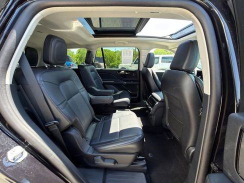 Used 2025 Lincoln Aviator AWD w/ Equipment Group 101A image 10