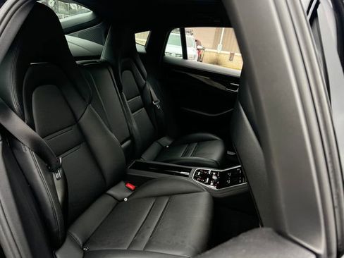 Used 2019 Porsche Panamera image 36