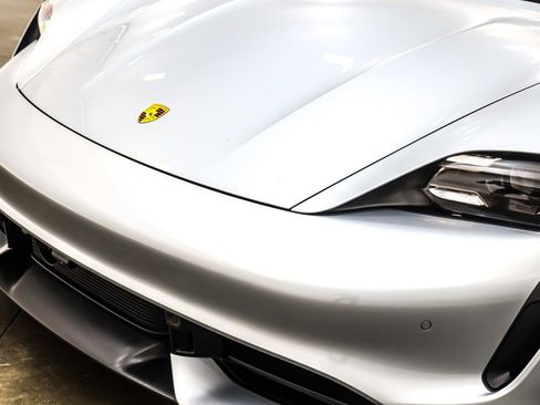 Used 2022 Porsche Taycan image 14