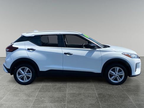 Used 2023 Nissan Kicks S FWD image 6