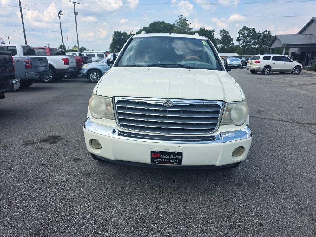 Used 2009 Chrysler Aspen Limited RWD image 1