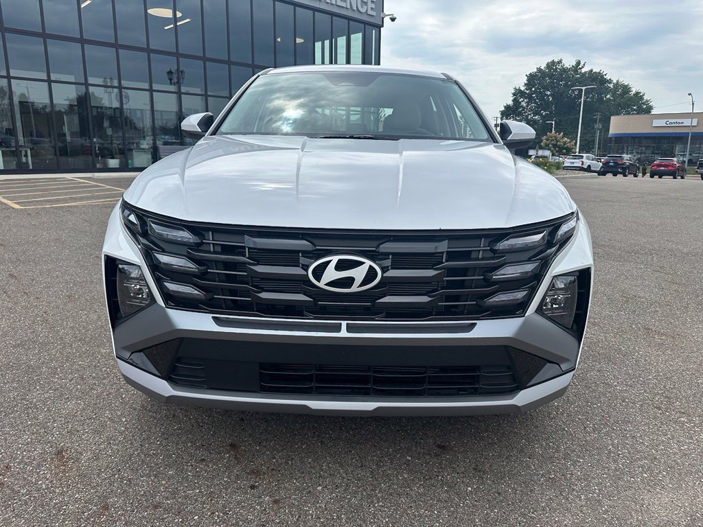 Used 2026 Hyundai Tucson SE FWD image 2
