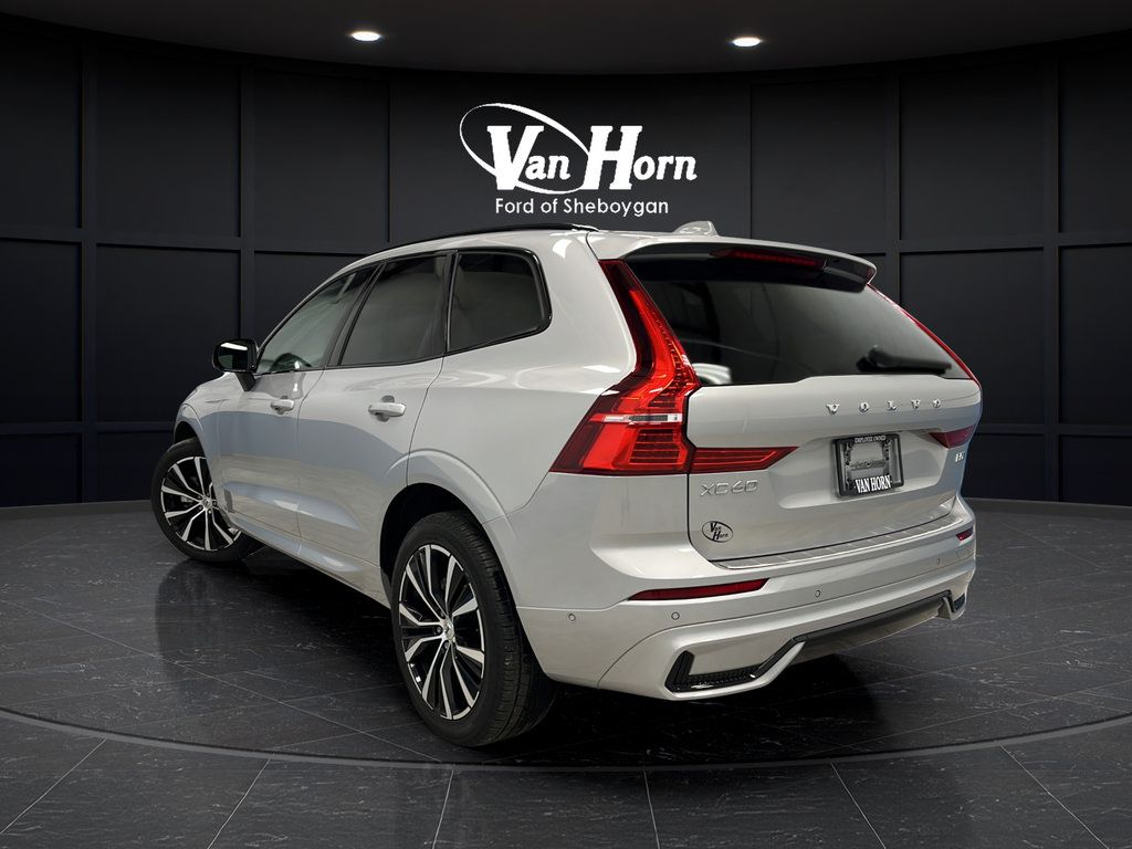 Used 2024 Volvo XC60 B5 Plus w/ Protection Package Premier AWD/4WD image 5