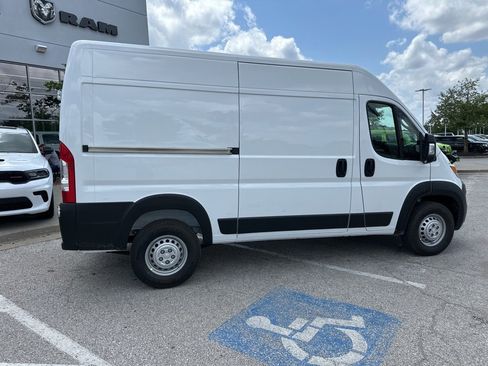New 2025 RAM ProMaster 2500 w/ Convenience Group image 33
