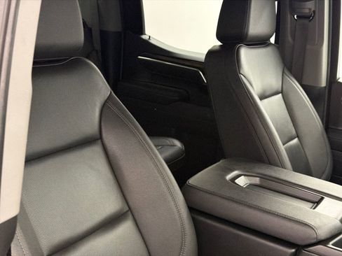 Used 2025 GMC Sierra 1500 SLT image 11
