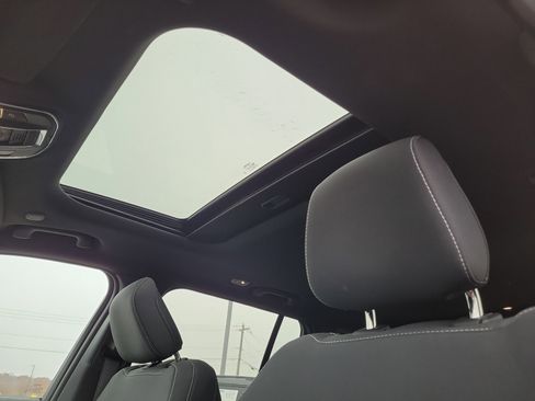 Used 2024 Jeep Grand Cherokee Laredo X image 19