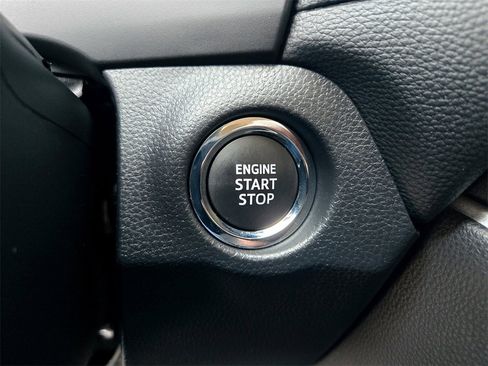 Used 2025 Toyota RAV4 XLE Premium image 24