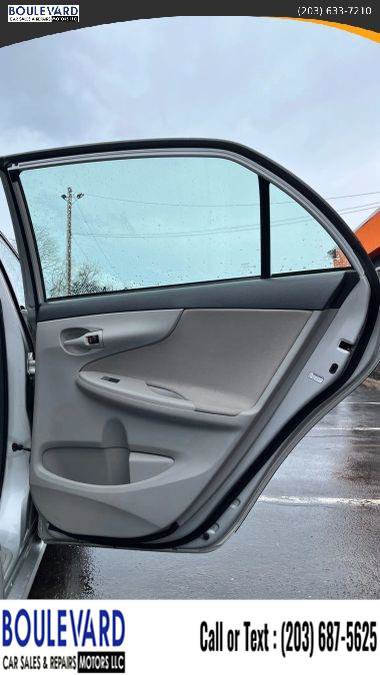 Used 2013 Toyota Corolla L FWD image 16