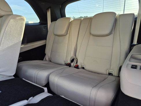 Used 2023 Mercedes-Benz GLS 450 4MATIC image 33