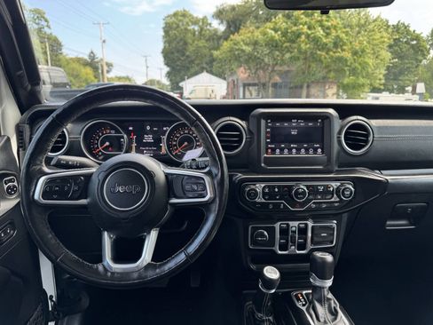 Used 2018 Jeep Wrangler Unlimited Sahara w/ Dual Top Group AWD/4WD image 27