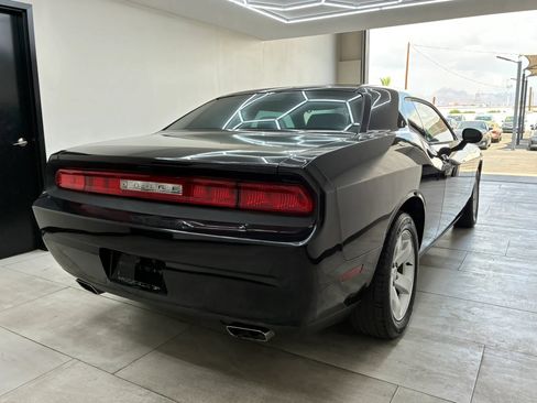 Used 2013 Dodge Challenger SXT RWD image 10