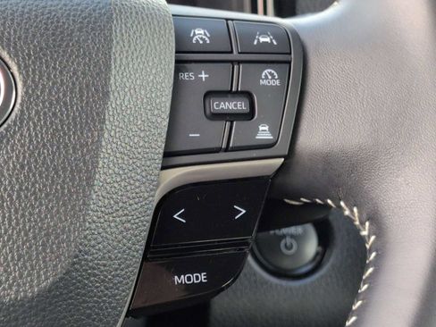 Used 2025 Toyota Camry SE image 24