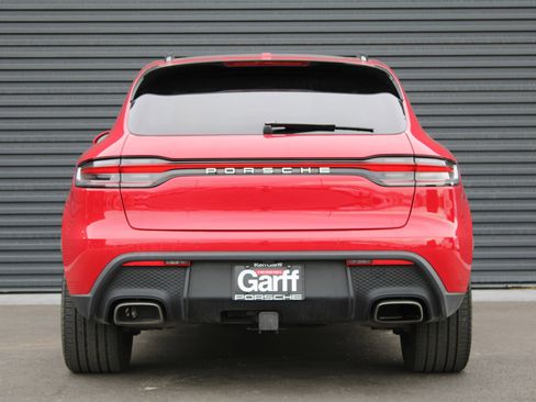 Used 2025 Porsche Macan image 10