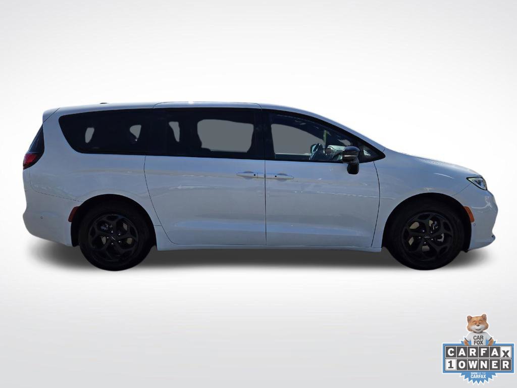 Used 2024 Chrysler Pacifica Limited FWD image 8