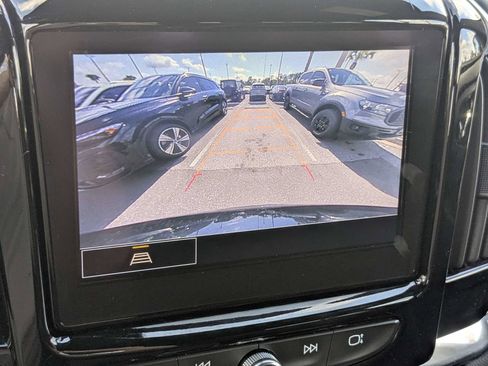 Used 2023 Chevrolet Traverse LT FWD image 23