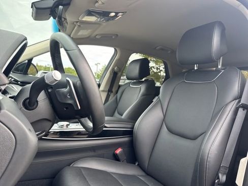 Used 2025 Genesis GV70 2.5T image 14