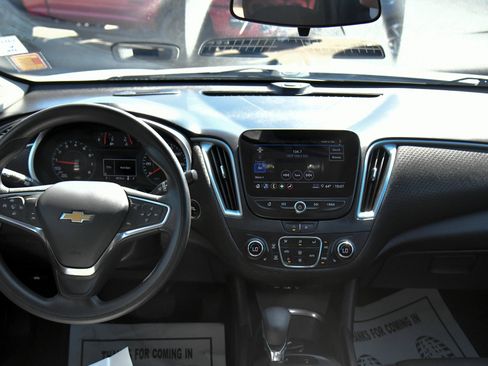 Used 2024 Chevrolet Malibu LT FWD image 34