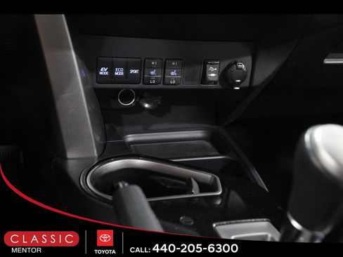 Used 2016 Toyota RAV4 Limited image 14
