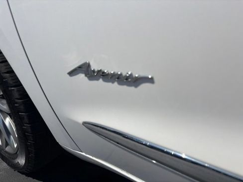 Used 2022 Buick Enclave Avenir w/ Avenir Technology Package AWD/4WD image 13