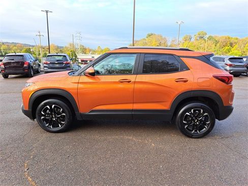 Used 2023 Chevrolet TrailBlazer LT w/ Convenience Package image 2
