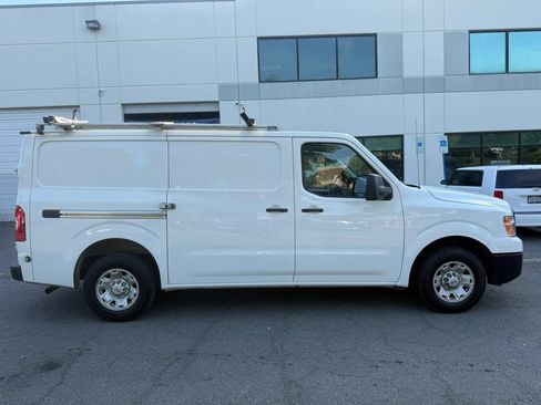 Used 2018 Nissan NV 2500 SV RWD image 3