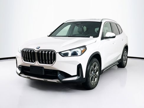 Used 2025 BMW X1 xDrive28i image 3