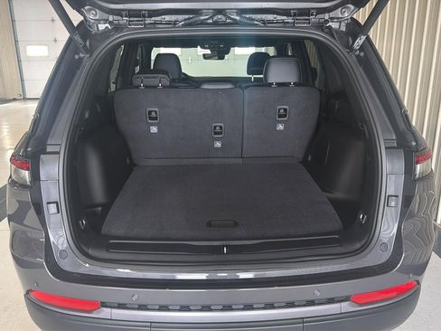 New 2026 Jeep Grand Cherokee Limited w/ Limited Altitude Package image 9