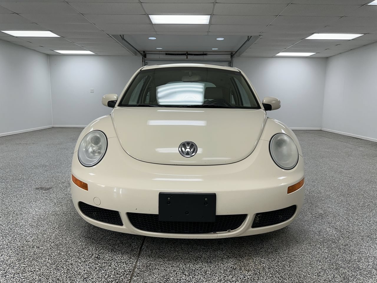 Used 2009 Volkswagen Beetle S FWD image 3