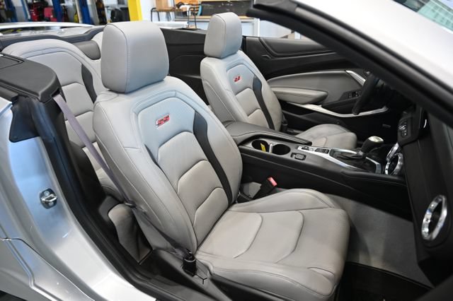 Used 2017 Chevrolet Camaro SS RWD image 15