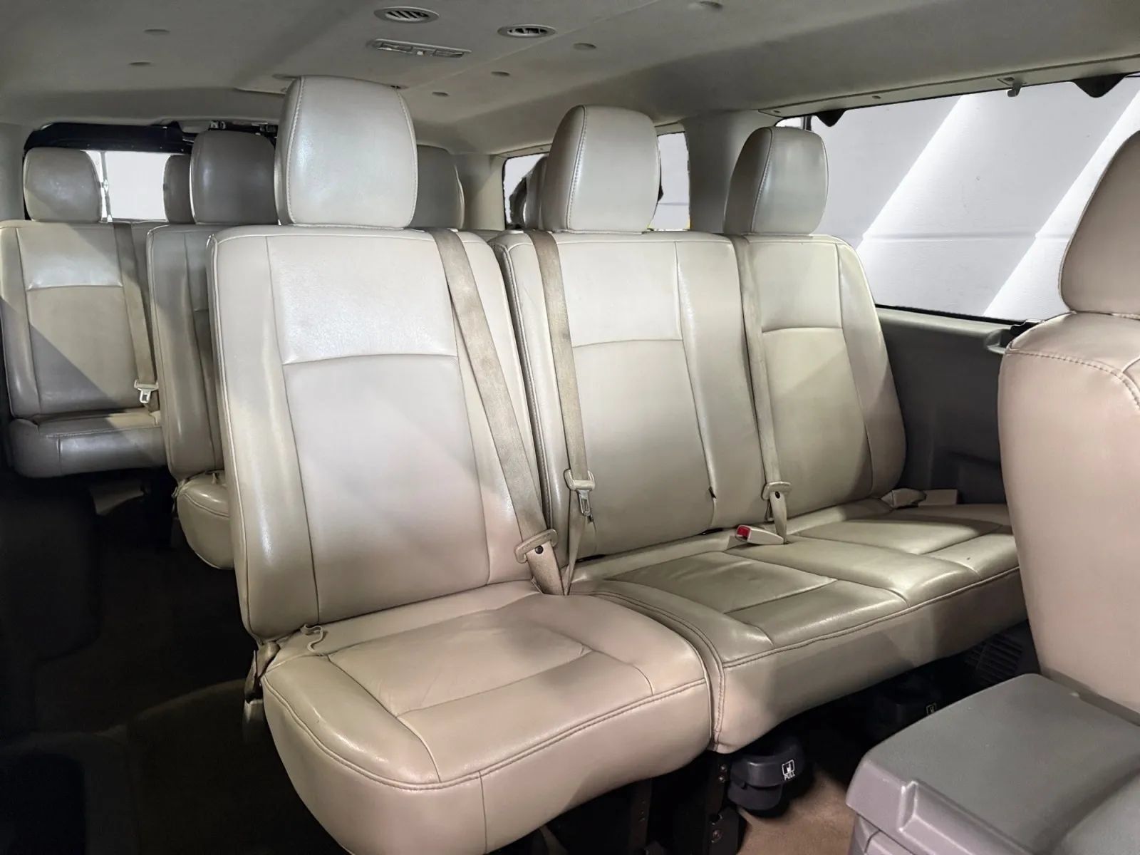 Used 2015 Nissan NV 3500 SL w/ Technology Package RWD image 18