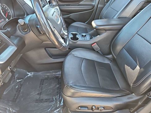 Used 2022 GMC Terrain SLT image 17