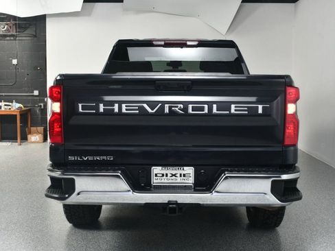 Used 2023 Chevrolet Silverado 1500 LT AWD/4WD image 13