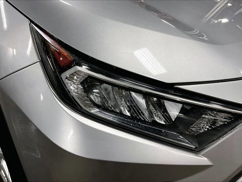 Used 2019 Toyota RAV4 XLE image 25